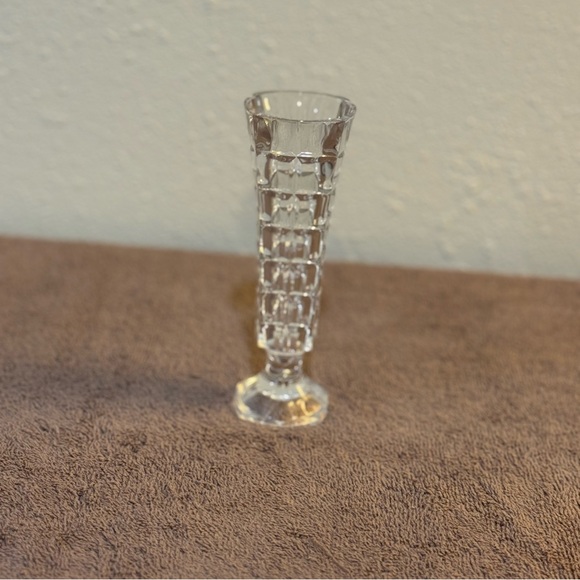 Bud Vase. Waffle Pattern. Interesting 1960’s Vintage Clear Glass Bud Vase. - Picture 3 of 5